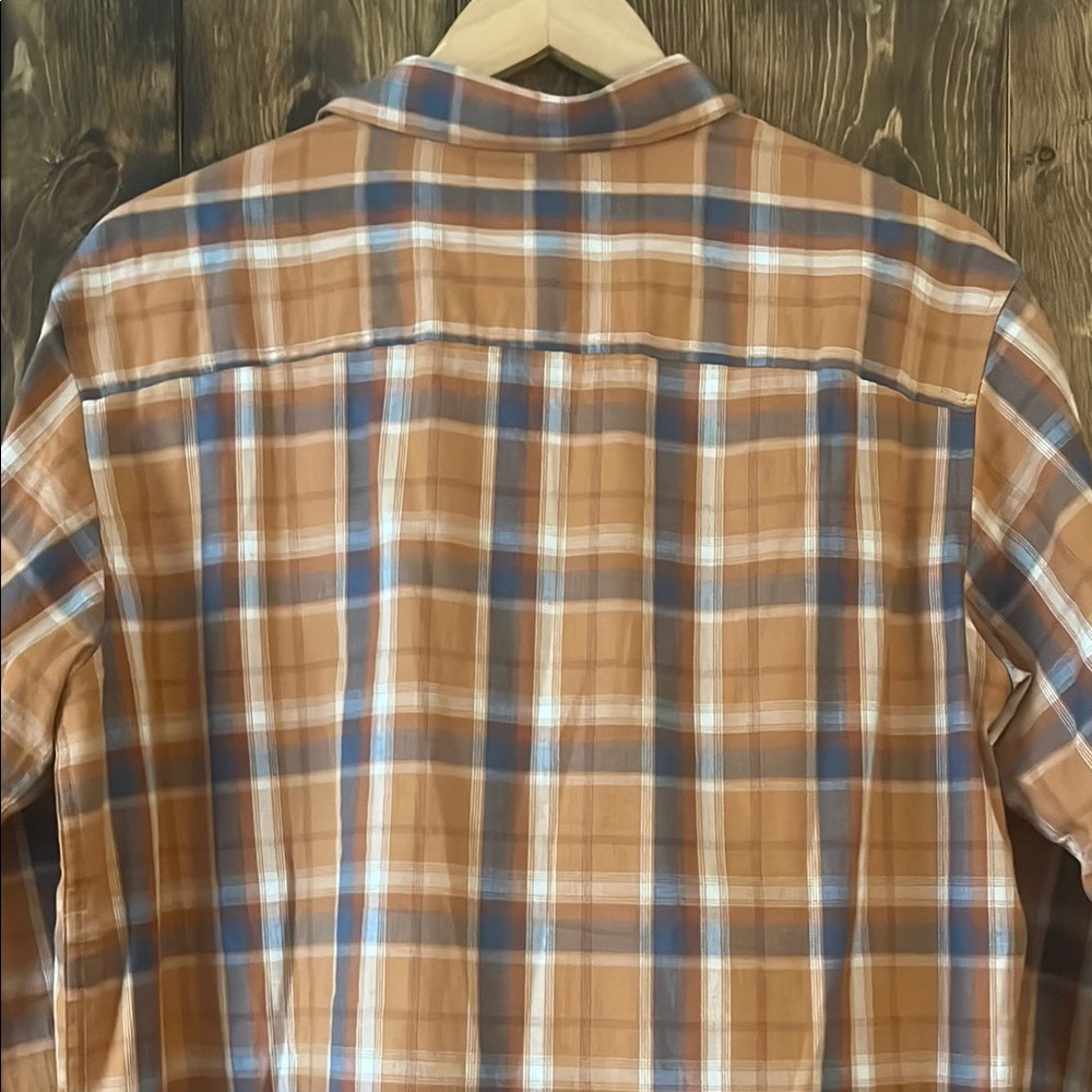 Columbia Orange and Gray Casual Button Down Shirt - Picture 10 of 10